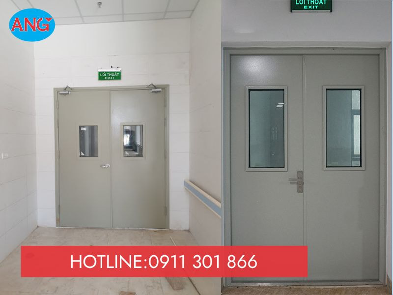 Cửa Chống Cháy Có Ô Kính 2 Cánh