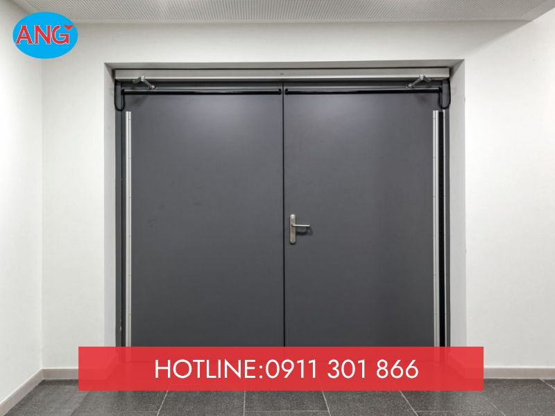 So Sánh Cửa Thép Chống Cháy Và Cửa Gỗ Chống Cháy